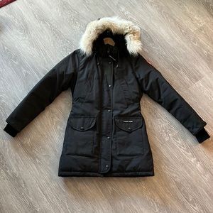 Canada Goose Trillium Parka with removable coyote fur trim, Black, Size S
